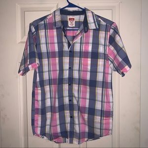 Wrangler short sleeve plaid shirt. NWOT.